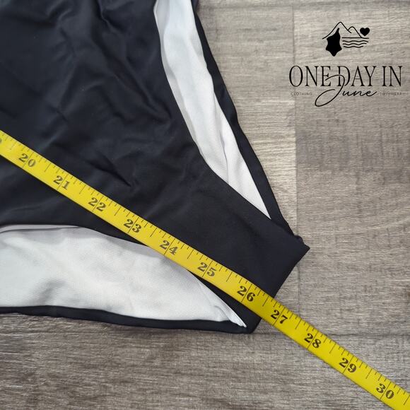 CharmLeaks Cut Out One Piece Swimsuit Size L - Picture 3 of 4